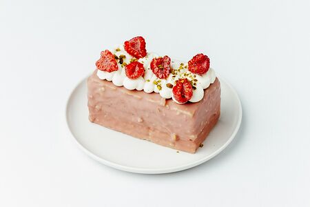 Сметанник с малиной