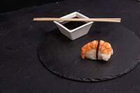 Суши с креветкой