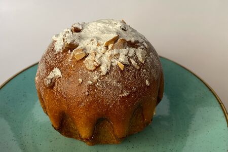 Бриошь со сгущенкой