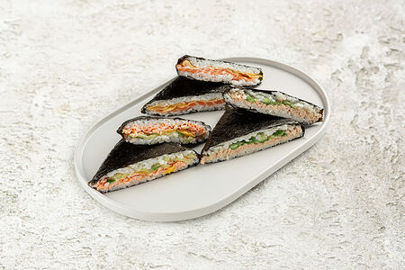 Ассорти суши-сэндвичей