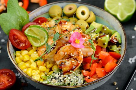 Боул с креветками