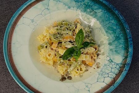 Цветные макароны с сыром