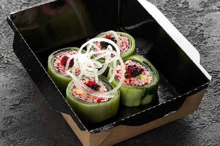 Сашими-ролл со снежным крабом и авокадо