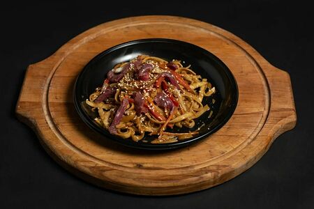 Удон с говядиной