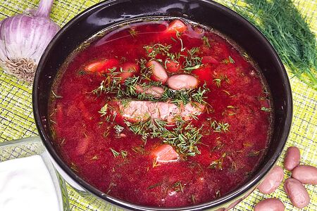 Борщ с телятиной и фасолью