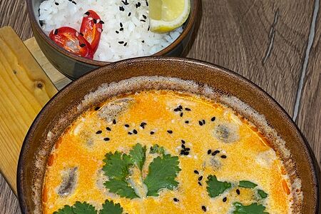 Том ям с креветками