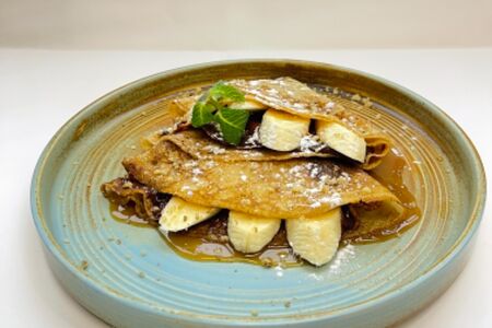 Блины с шоколадом и бананом