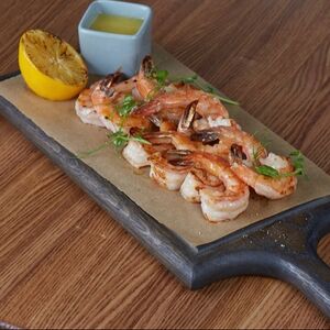 Креветки на гриле с лимоном