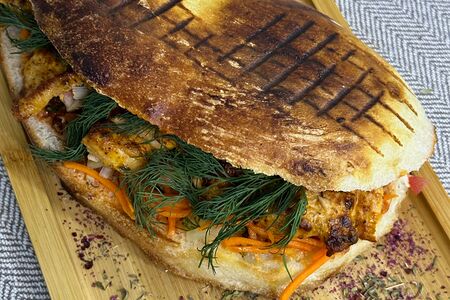 Шаурма из курицы в лепешке