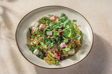 Салат с печеной свеклой и брынзой