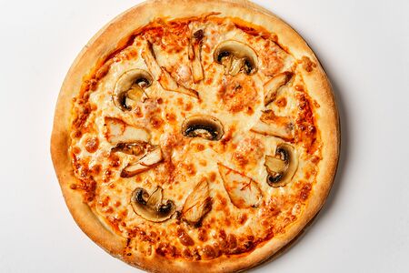 Пицца Курица с грибами остренькая