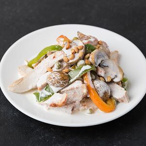 Курица с грибами в сливочном соусе