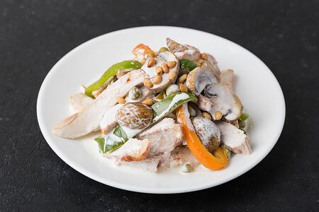 Курица с грибами в сливочном соусе