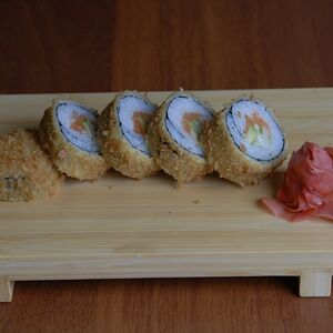 Жареный ролл Сяке фурай 6 шт