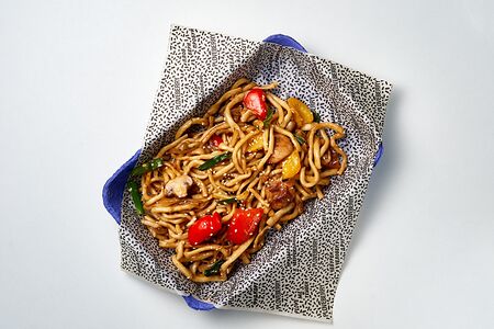 Курица терияки с пшеничной лапшой