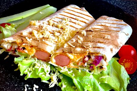 Сосиска в лаваше с одной сосиской