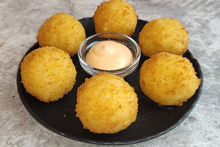 Рисовые шарики с курицей