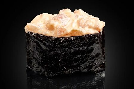 Гункан с тунцом