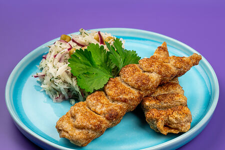 Люля-кебаб с салатом из капусты