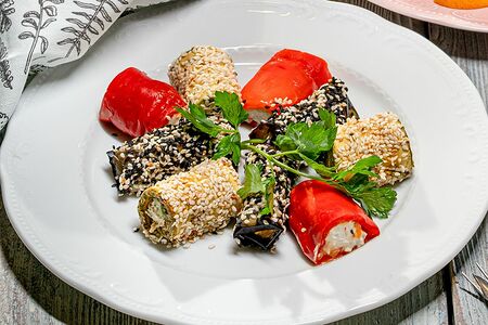 Ассорти грузинских рулетиков