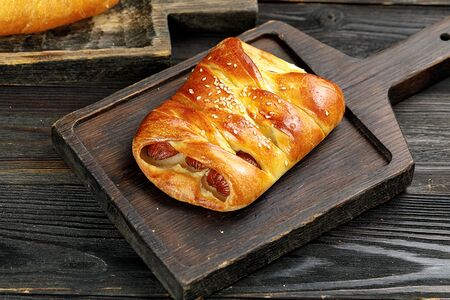 Сосиска в тесте с сыром