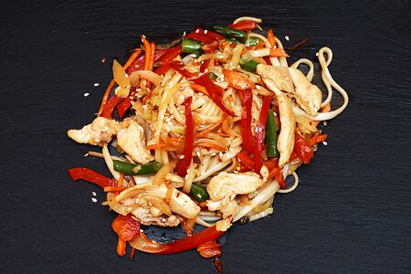 Удон с курицей