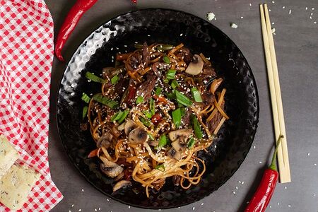 Вок с говядиной