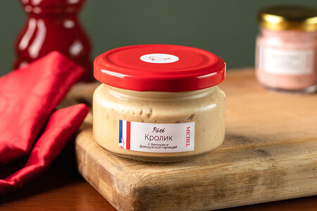 Пате из кролика с беконом и фисташками