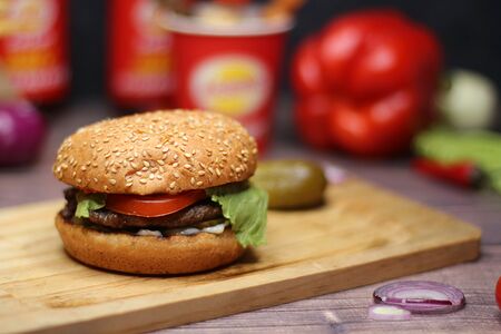 Фирменный бургер