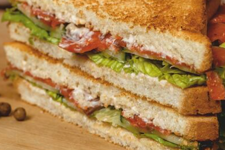 Сэндвич с красной рыбой