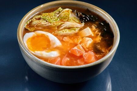 Суп Кимчи с креветками и кальмаром