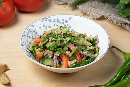 Салат по-грузински с орехами