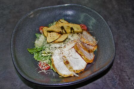 Салат Цезарь с курицей су-вид