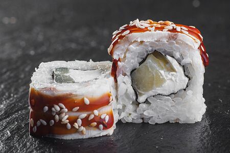 Ролл Сливочный с угрём и ананасом