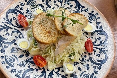 Цезарь с курицей