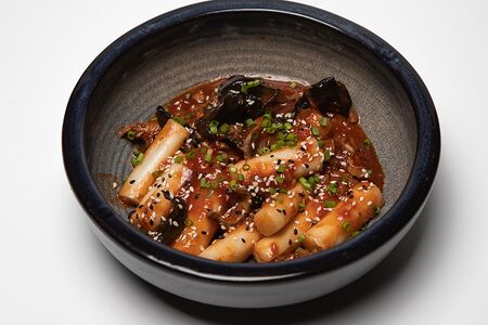 Токпокки с телятиной 