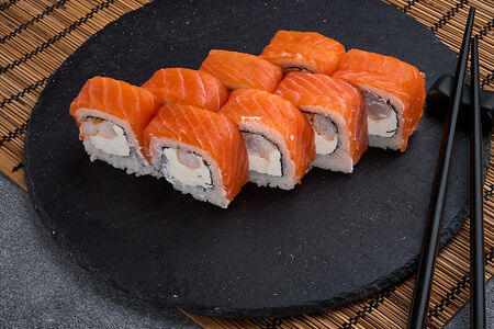 Ролл Филадельфия с тигровой креветкой