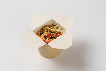 Вок Рис с курицей и овощами в соусе терияки