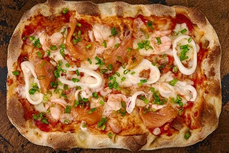 С лососем, креветками и кальмарами