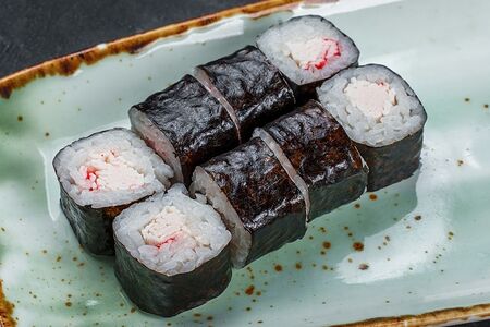 Маки с нежным крабом