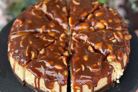 Чизкейк Сникерс