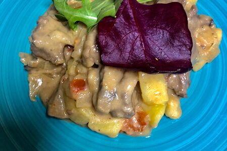 Курица с грибами в сливочном соусе