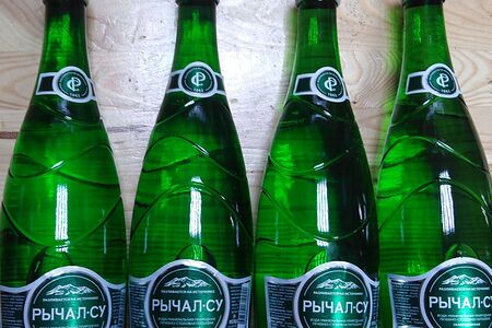 Вода минеральная Рычал-су с газом