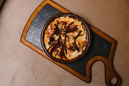 Хумус с Бастурмой Pastirmali sıcak Humus