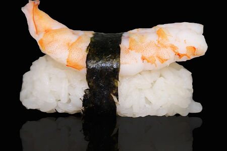 Суши с креветкой