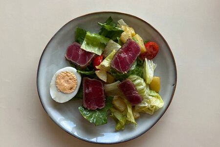 Салат с тунцом