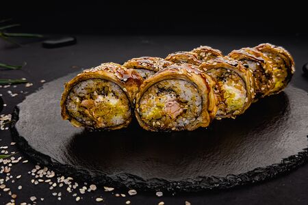 Темпурный ролл с тунцом