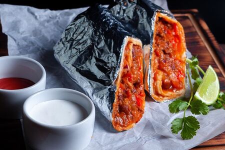 Буррито с фасолью и говядиной