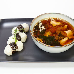 Суп Мисо с лососем и креветками