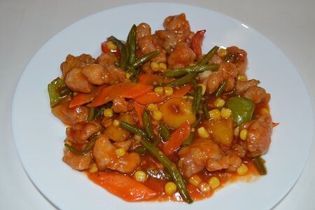 Курица в кисло-сладком соусе с овощами